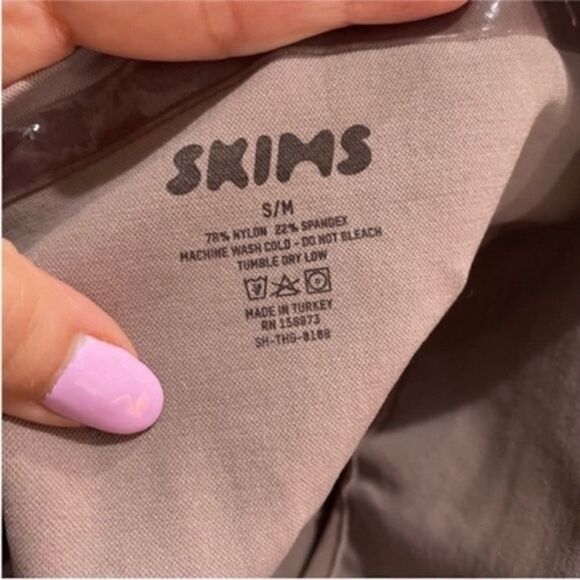 Skims core control thong panty size small/medium - Picture 3 of 5